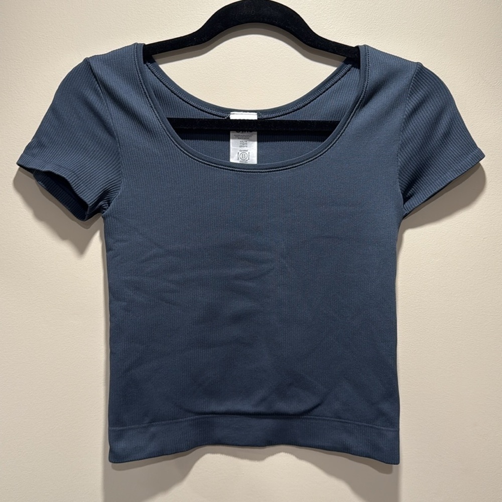🔥Athleta Girl Dark Gray Ribbed Top🔥